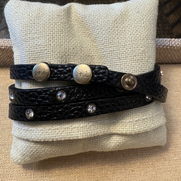 Crustal studded Multi-wrap Bracelet - Picture 4 of 4